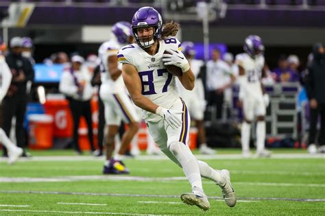 How Long Will Tj Hockenson Be Out Latest Injury Updates On Vikings