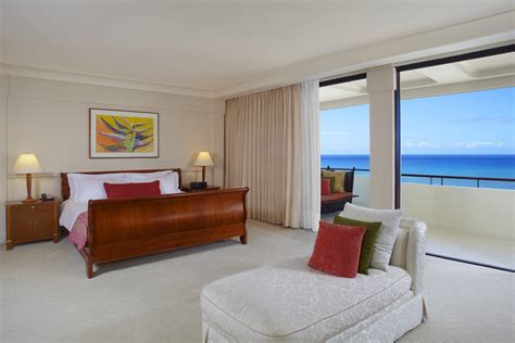 Ali’i Suite - Luxury Hotel Suite | Royal Hawaiian Resort