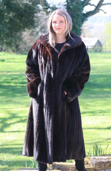 Pin By Sandra Huntington On Sally Fur Fashion Fashion Mink Fur