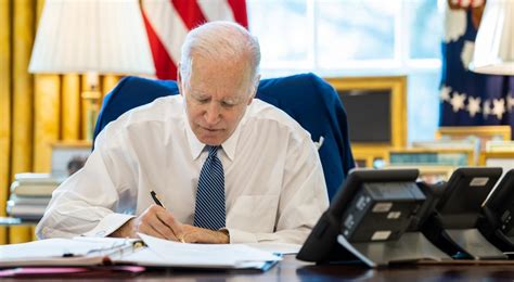 Biden Signs 1 7 Trillion Bill Funding Government Operations Report Az