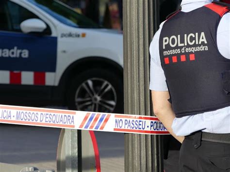 Los Mossos D Esquadra Detienen A Un Hombre En Terrasa Como Presunto