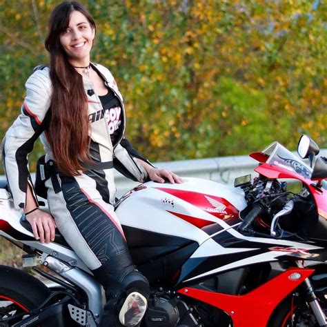 Anna 43 on Instagram Quién ha sido valiente para salir en moto hoy