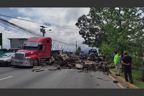 ¡no Hay Paso Camiones Chocan Y Paralizan Ruta A San Lucas