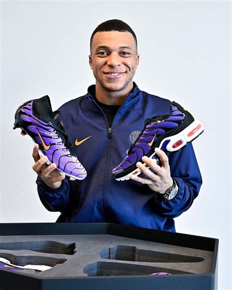 Kylian Mbappé Unboxe La Nike Air Mercurial Tn Le Site De La Sneaker