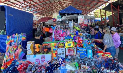 Esto es lo que puedes comprar y hacer en el tianguis de la Juárez