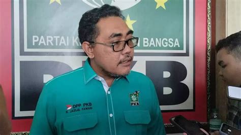 Ganjar Muncul Di Tayangan Azan Tv Pkb Sekali Kali Jadi Imam Supaya