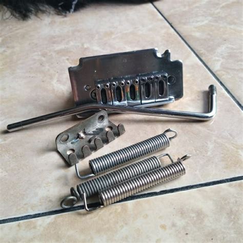 Jual Tremolo Gitar Listrik Model Stratocaster Semi Updown Cek Deskripsi Shopee Indonesia