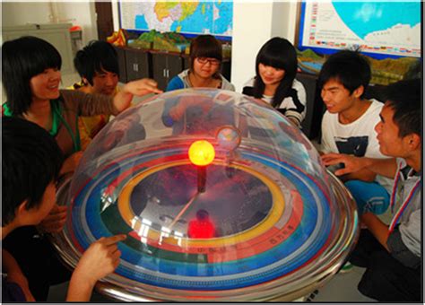 日地月运行三球仪 声光电一体飞碟造型 天文地理教学仪器模型 阿里巴巴