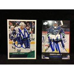 AUTOGRAPHED DANIEL SEDIN & ROBERTO LUONGO VANCOUVER CANUCKS HOCKEY CARDS