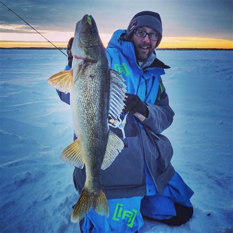 Tips for Red Lake Early Ice Walleye w/ Matt Breuer - Virtual Angling