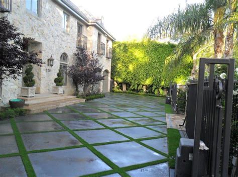 Driveways With Artificial Grass Traditional Garden Los Angeles