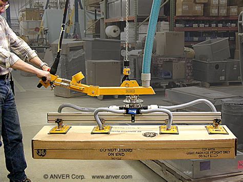 Vacuum Hoist Lifter Lets One Person Stack Long Boxes