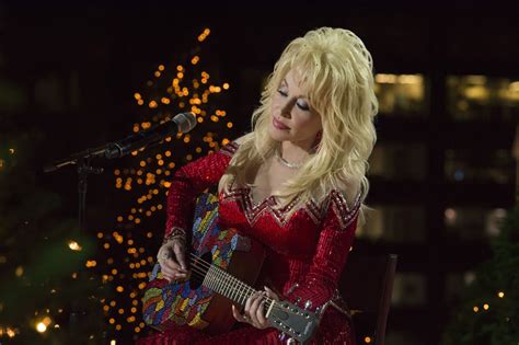 Dolly Partons New Christmas Album A Holly Dolly Christmas To Debut