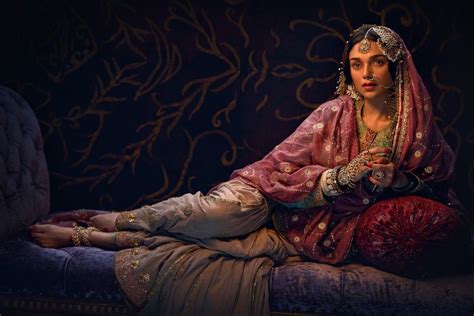 Heeramandi Review A Visually Stunning Yet Flawed Tale Of Courtesans