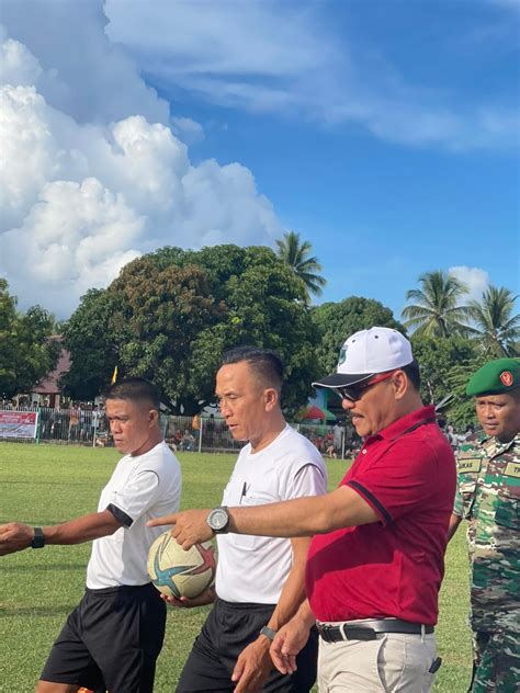 Bupati Limi Buka Pertandingan Sepak Bola Porprov Gosulut