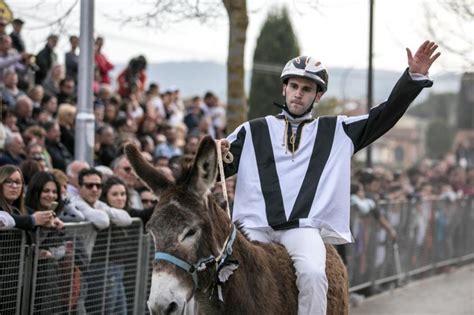 Porta Nova Vince Il Palio Dei Somari Di Torrita Di Siena Le Foto