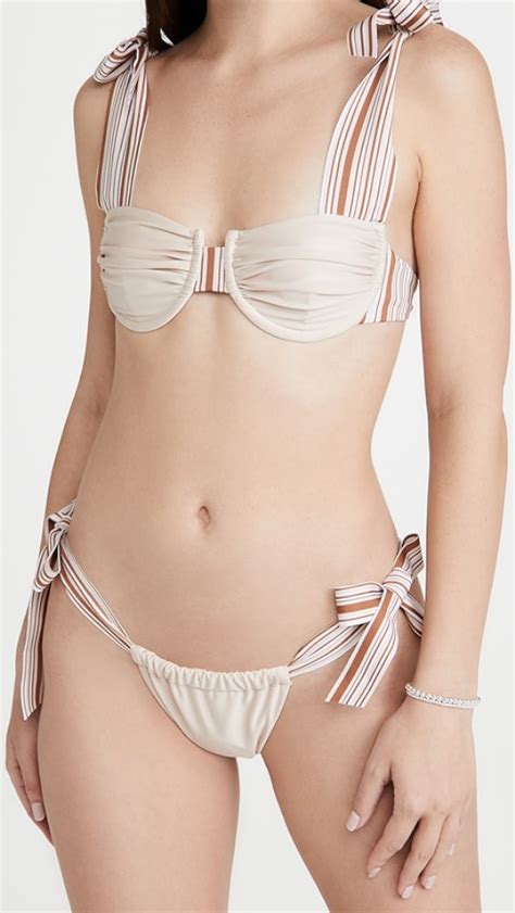 4 Hot Sexy Lina Fernandez Bikini Pics