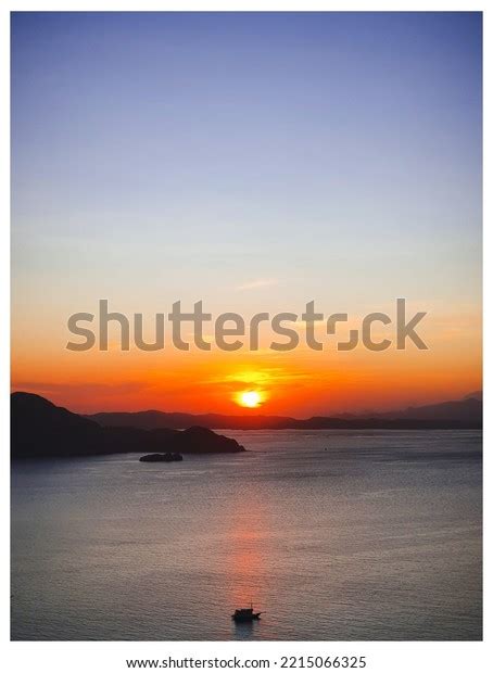 Beautiful Sunrise Pulau Padar Labuan Bajo Stock Photo 2215066325 ...