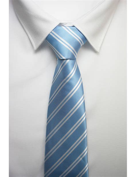 Corbata Raya Fina Azul Y Blanco Vizenzo