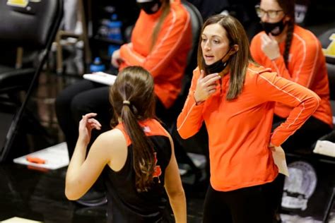 Robyn Fralick has been offered and accepted women's basketball head ...