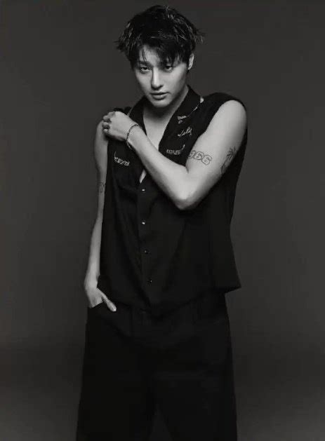 냥 on Twitter: "WOODZ !!!!!! https://t.co/LcI0GMMmXw" / Twitter 