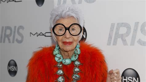 È morta Iris Apfel l icona della moda di New York