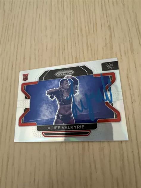 CARTE RECRUE LYRA Valkyria Aoife Valkyrie signée 2022 Panini Prizm