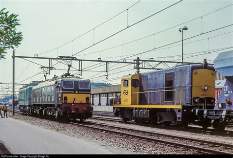 Railpictures Photo Ns 2423 Nederlandse Spoorwegen Ns Class 2400 At Utrecht Netherlands By