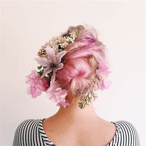 9 Stunning Wedding Hairstyles With Flowers