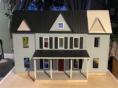 Vermont Farmhouse Jr R Dollhouses