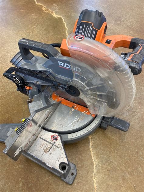 RIDGID 15 10 In Corded Dual Bevel Miter Saw With LED Cut Line