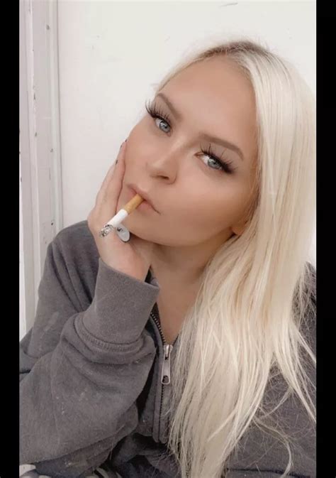 Hey Nudes Smokingfetish Nude Pics Org