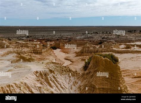 Moonlike landscape of Mungo Lake, New South Wales Stock Photo - Alamy