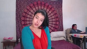 TETAS INTERMITENTES CUANDO EL HERMANSO ESTÁ TRABAJANDO XVIDEOS