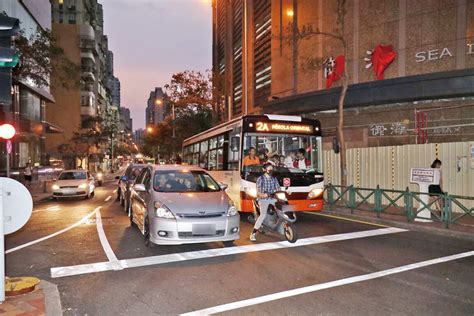 美副將大馬路闢公交專道 刪私家車泊位 民眾憂違泊現象加劇 澳門力報官網