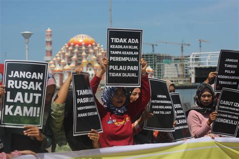 Jejaring Perempuan Pesisir Dan Pulau Pulau Kecil Nusantara Gelar Aksi