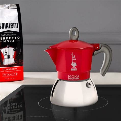 Kawiarka Bialetti New Moka Induction Tz Czerwona Coffeepolska Pl