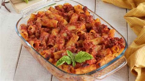 Rigatoni Au Four Avec Saucisse Et Sauce Mozzarella