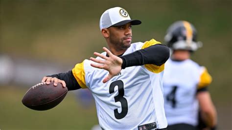 Pittsburgh Steelers QB Russell Wilson Addresses Injury