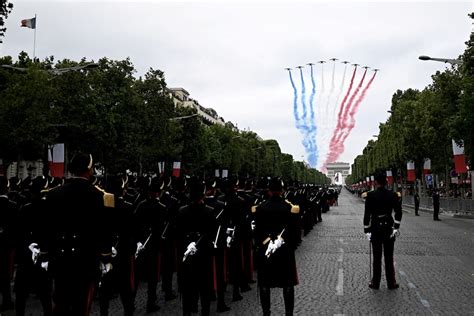 Le Défilé Militaire Du 14 Juillet De Retour à Paris La Presse