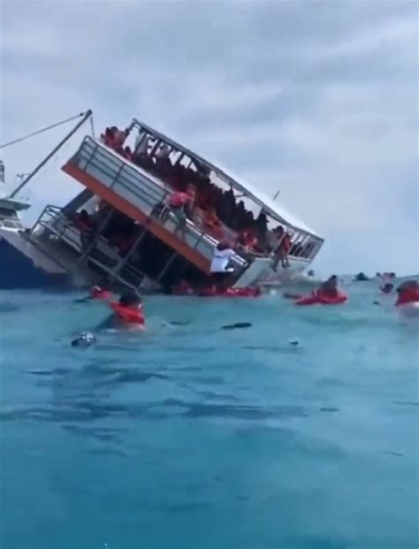 VIDEO Ferry Vuelca En Blue Lagoon Bahamas Y Deja A Una Persona