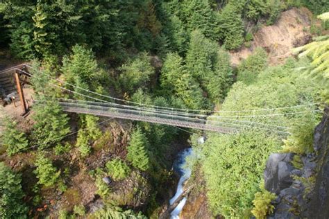 This Terrifying Swinging Bridge In Washington Will Make Your Stomach Drop