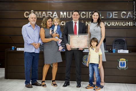 Promotor Guilherme Rezende recebe homenagem pelos serviços prestados