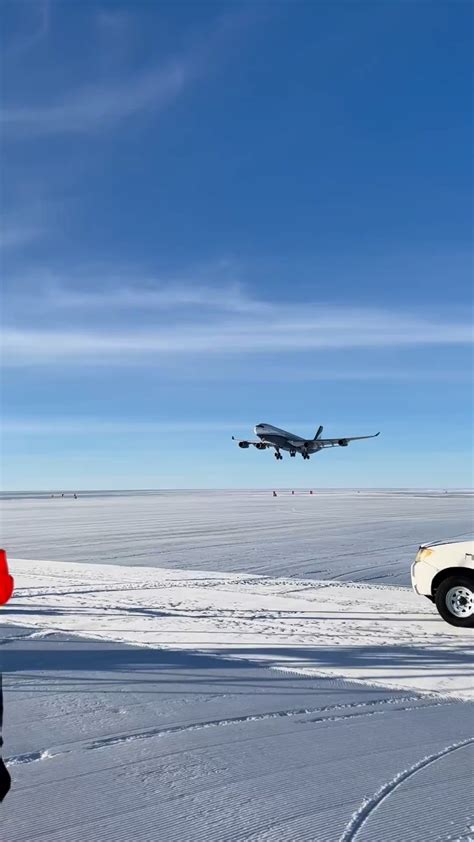 A340 landing in Antarctica ️ : r/aviation