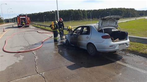 Se Incendi Un Autom Vil En La Autov A Artigas Mercurio Noticias