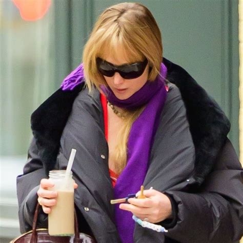 Jennifer Lopez Strips Down To A Celebrity Favorite Bikini Trend And
