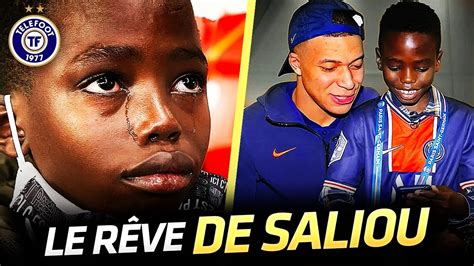 Les Joueurs Du Psg Font Pleurer De Joie Un Jeune Supporter La