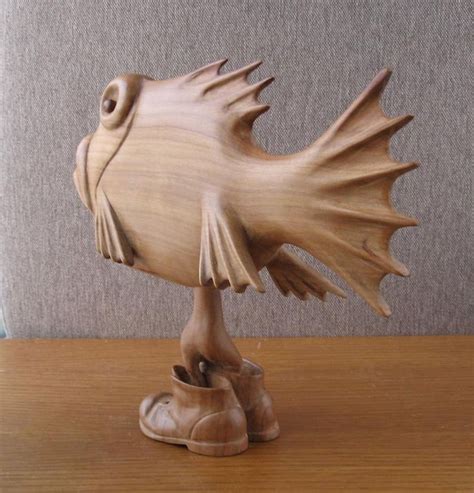 Pesce Le Scarpe Sono Troppo Strette Statuetta In Legno Etsy