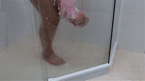 Dolce Amaran In Shower Showing Feet And Legs For Mobile Device Users