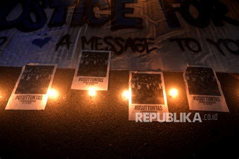 Suporter PSIM PSS Dan Persis Gelar Shalat Gaib Bagi Korban Tragedi